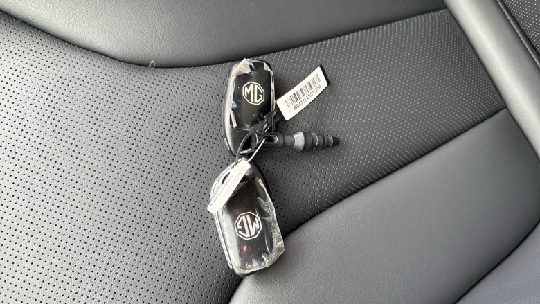 MG HS 1.5 T-GDI Trophy 5dr DCT Petrol Hatchback